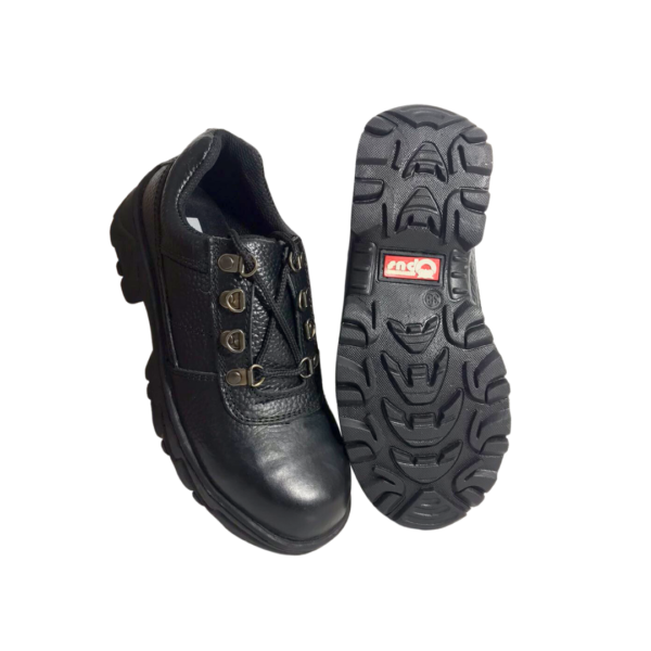 Opus dan bertipe 02 (bertali) Outsole bahan rubber sehingga kuat dan lentur Bahan kulit sapi yang berkualitas tinggi (100% kulit sapi) Warna Hitam